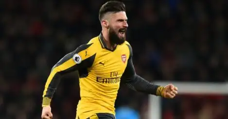Giroud strikes late to complete dramatic Arsenal comeback