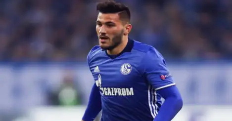 Premier League trio offer deal to Schalke defender – report