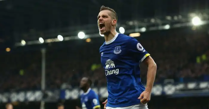 Morgan Schneiderlin: Everton need to become road warriors