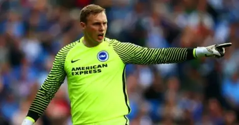 Leeds United step up chase for two goalkeeper targets