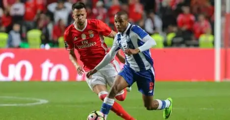 Porto place £26m price tag on Arsenal, Utd target – report