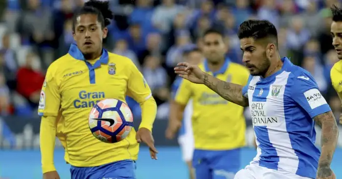 Everton eye £26m Las Palmas defender, Keane talks ongoing