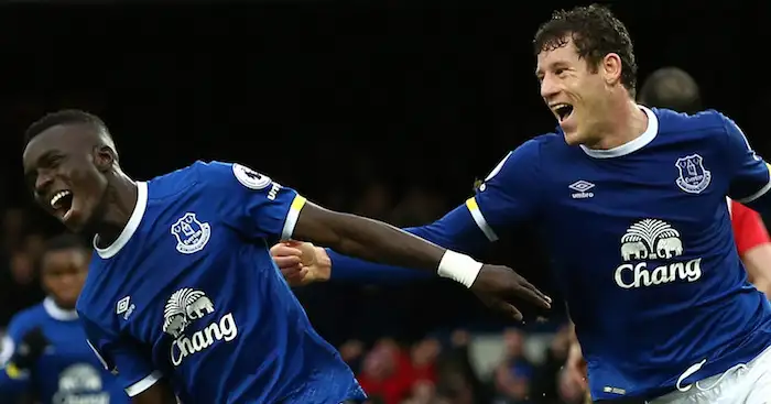 Unsworth confident of striking deal for key midfielder