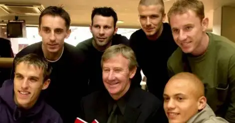 Beckham congratulates former Man Utd coach on MBE