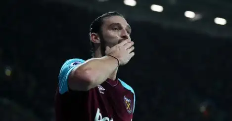 Moyes unaware of Carroll interest amid £30m Chelsea links