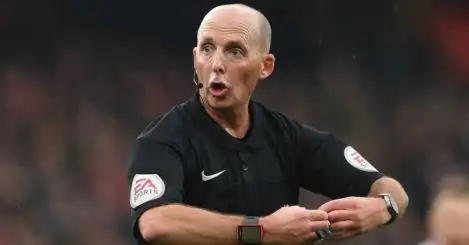 Social Shots: Mike Dean’s greatest moment yet; comical Higuain lookalike
