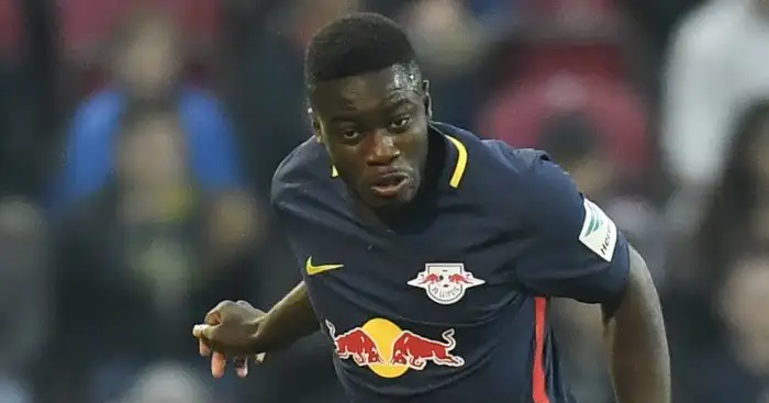 Napoli look to steal £27million Manchester United defensive target