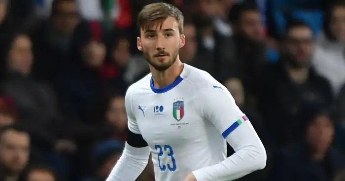 Arsenal, Chelsea hold talks with €30m midfielder, claim Sky Sports
