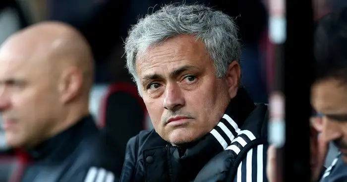 Man Utd legend sends message to fans over Mourinho struggles