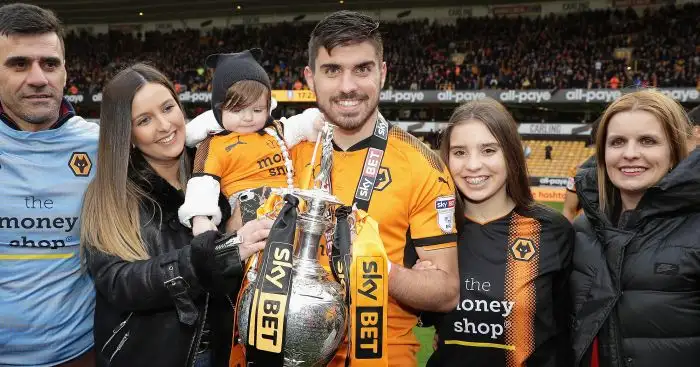 Portugal legend warns Wolves star against joining Man Utd, Liverpool