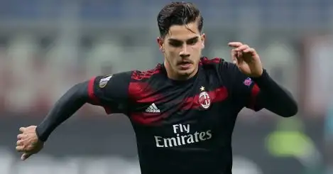 Wolves ready to launch £27m bid for unsettled AC Milan forward