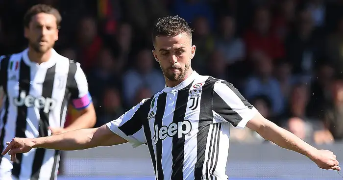 Ex Juve star claims Chelsea will sign €80m Barca, Man City target