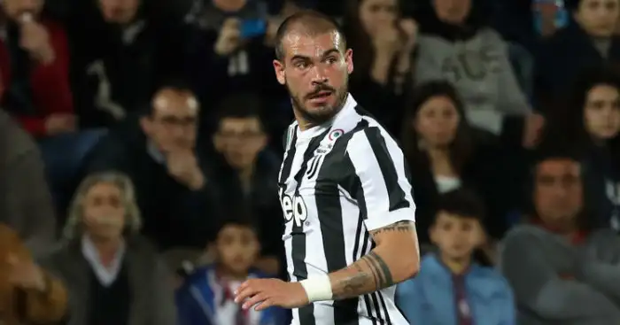 Newcastle battle West Ham, Leicester as Juve opt to sell €20m midfielder