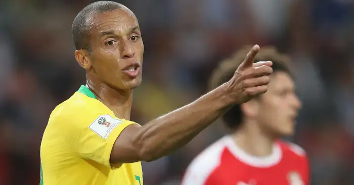 Report claims Sarri will replace key defender with veteran Brazilian