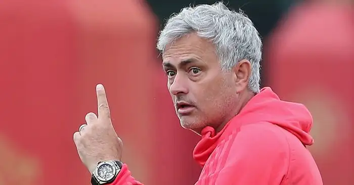 Former defender issues Man Utd transfer warning over Mourinho