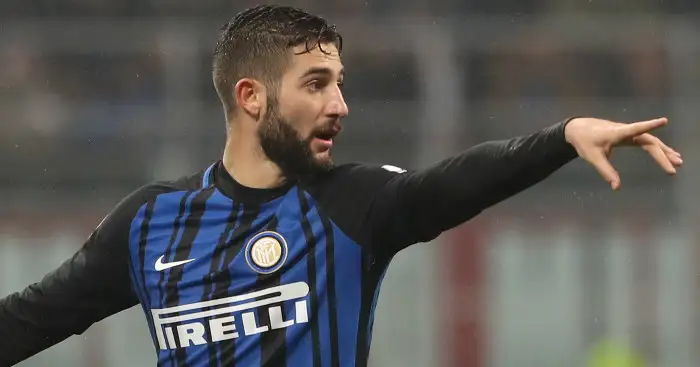 Spurs battling La Liga giants for £18m Italy midfielder