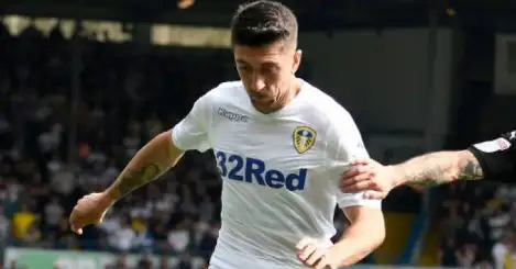 Leeds return to Champ summit with rampant win at Norwich