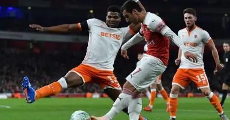 Ten-man Arsenal see off Blackpool to continue unbeaten run