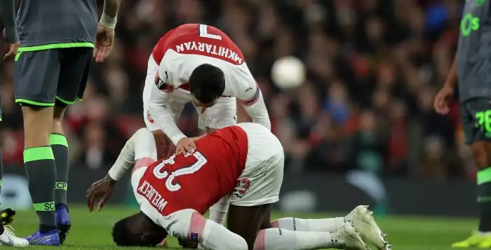 Arsenal provide worrying update on severity of Welbeck injury
