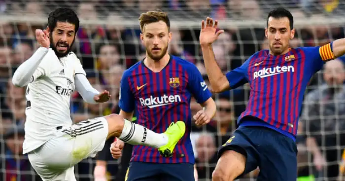 Man Utd pondering €20m midfielder move with deal facing two key barriers