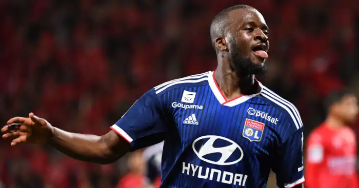 Tottenham submit lowly opening bid for Man Utd target, claims source