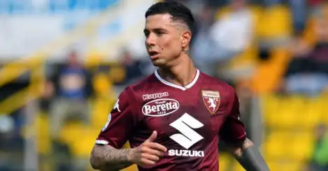 Arsenal dealt blow as €30m Koscielny replacement renews with Serie A side