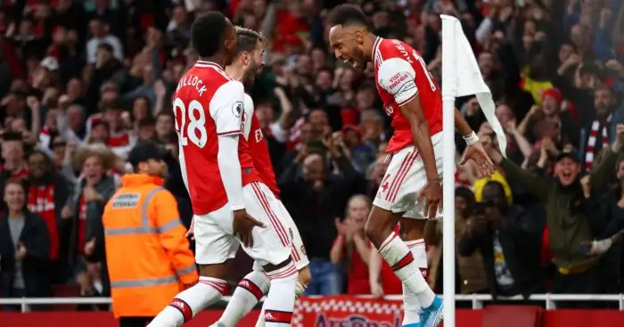 10-man Arsenal come from behind twice to beat Villa
