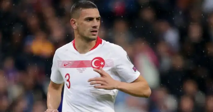 Leicester react with €40m-plus bid for defender as Man City hunt colossus