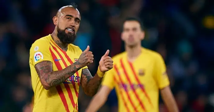 Man Utd lodge €20m offer for experienced Barca man to replace McTominay