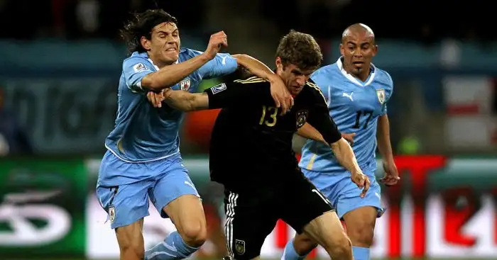 Man Utd links re-emerge after veteran striker makes transfer admission