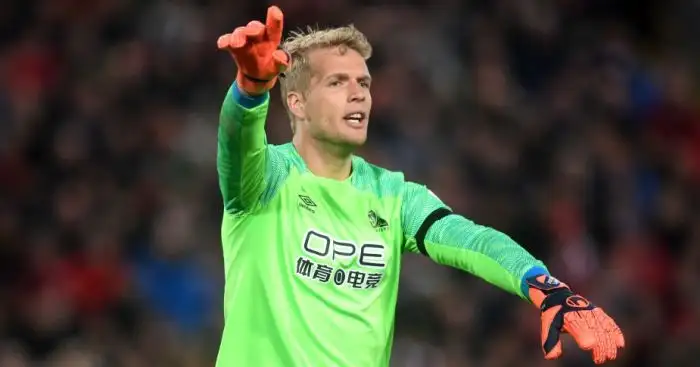 Everton announce loan departure of Lossl to Huddersfield