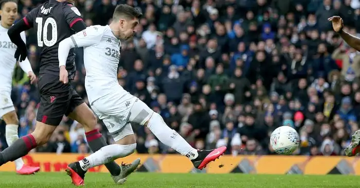 Leeds keep up promotion push with narrow win over Reading