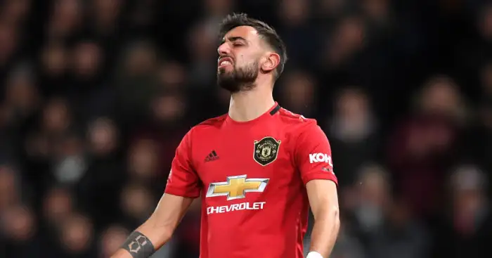 Pundit tells Solskjaer to have subtle word with Fernandes over bad antics