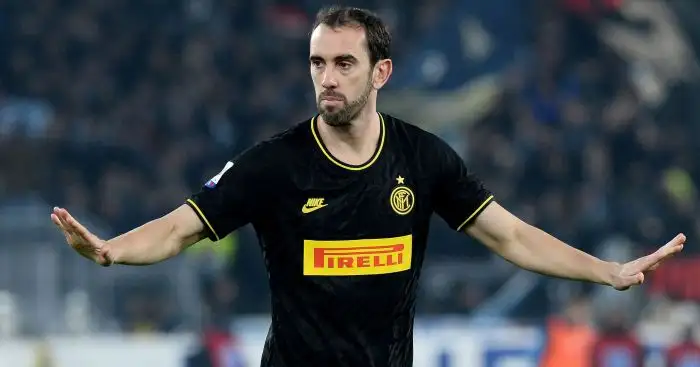 Manchester United ready to make another move for veteran centre-back