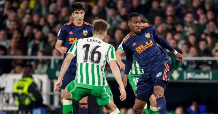 Arsenal ready to raid cash-strapped Spanish club to secure midfielder