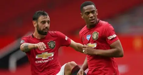 Man Utd star told he looks foolish in damning comparison with colleague