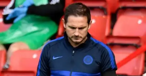 Pundit tells Frank Lampard he has a problem and faces Chelsea sack