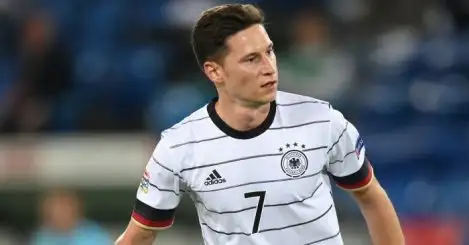 Leeds turn to De Paul alternative, as they contact high-profile Germany star