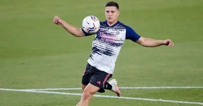 Talks ‘advanced’, but Man Utd at loggerheads with agent over striker deal