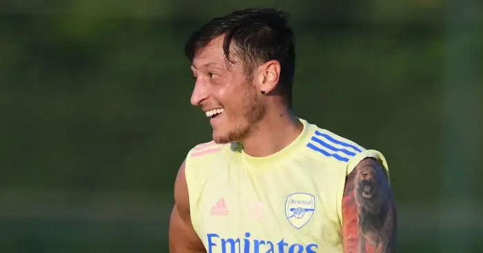 Arsenal misfit touches down in Turkey after saying Colney goodbyes