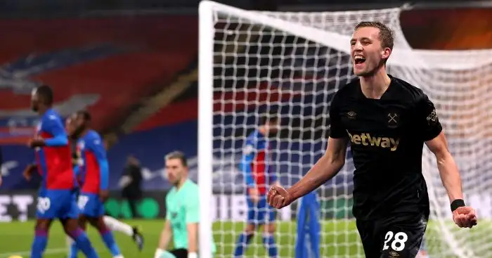 West Ham gatecrash top four as Soucek double earns win at Palace