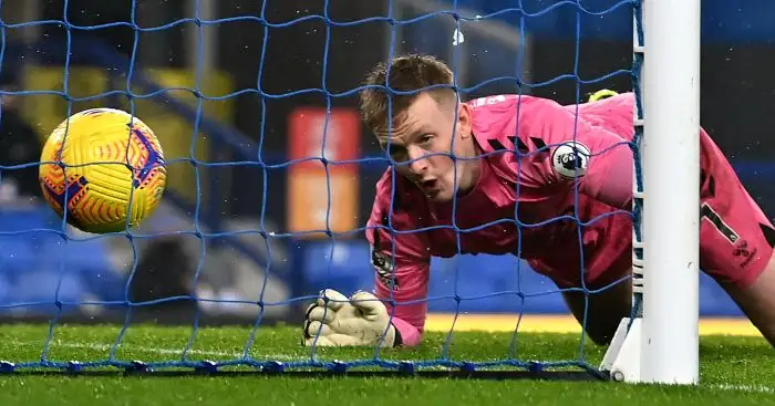 Ancelotti coy over whether Everton will drop Pickford after error