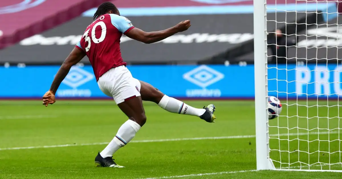 West Ham strike early and hang on to edge out lively Tottenham