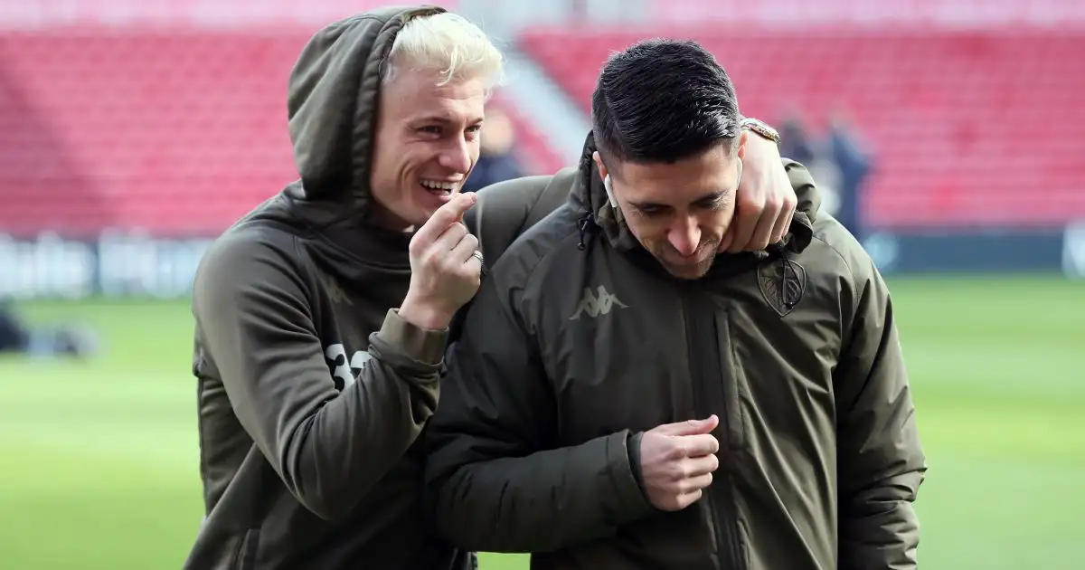 Ezgjan Alioski, Pablo Hernandez