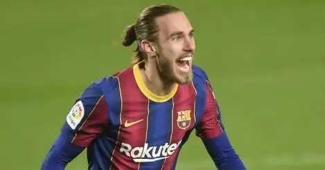 Barcelona defender targeted by Brighton ‘calm’ over lack of contract talks