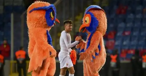 Cengiz Under, massive daft bird mascots