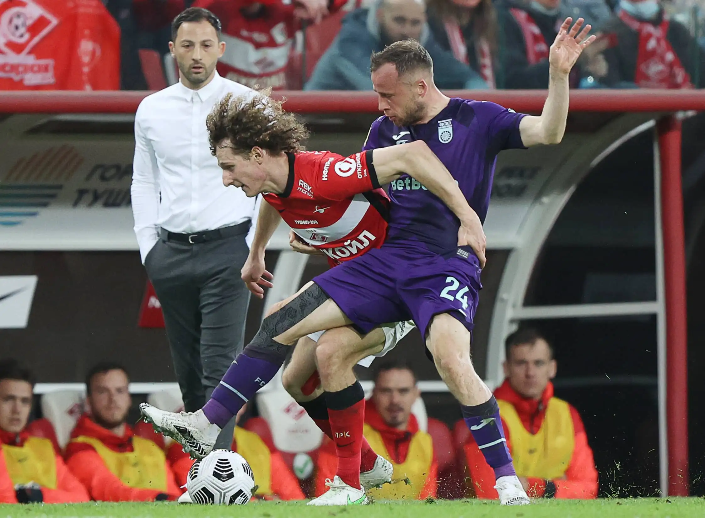 Report cites two key reasons why West Ham lead race for David Luiz clone