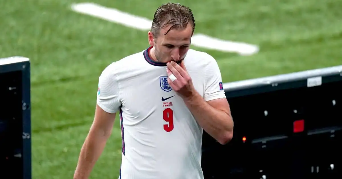 Kane rejects European giants to leave Spurs in 'straight fight' with one  club for £100m Man Utd target