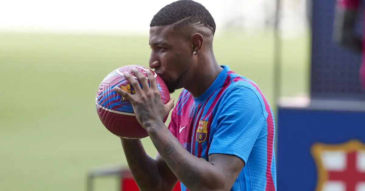 Emerson Royal kisses ball during Barcelona unveiling, August 2021