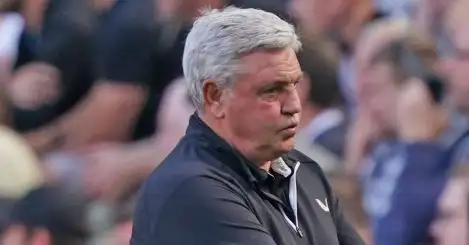 Steve Bruce reacts during Newcastle v Southampton